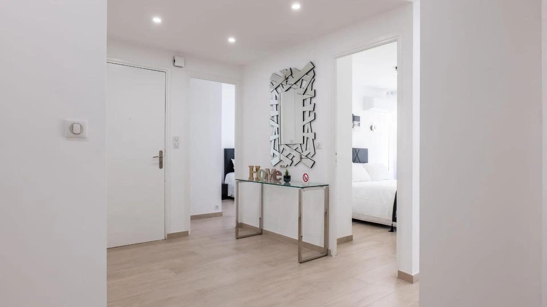 Apartment 2 Bedrooms With Terrace 100 Metres From The Sea Cannes France
