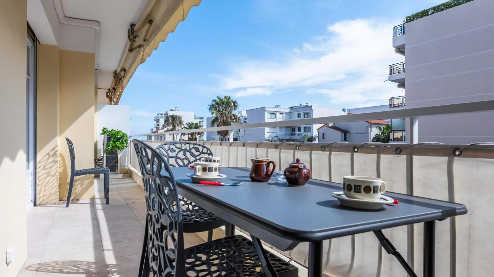 2 Bedrooms With Terrace 100 Metres From The Sea Cannes