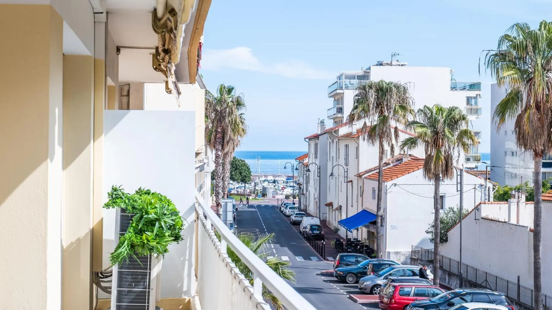 2 Bedrooms With Terrace 100 Metres From The Sea Cannes 0*,  France